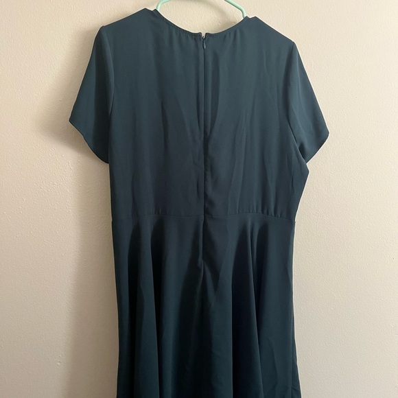 Green Tie Front Dress - Picture 5 of 6